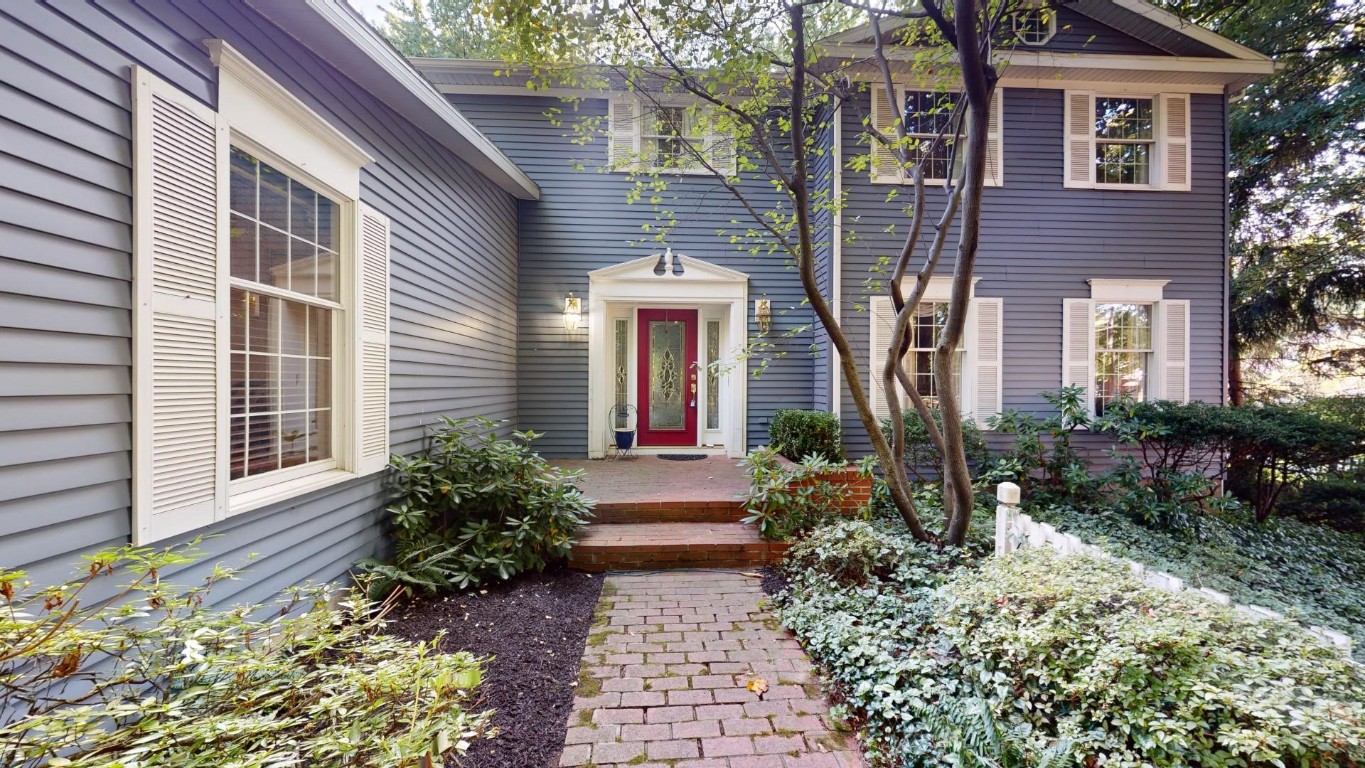 Kingston Ct, Erie, PA 16506
