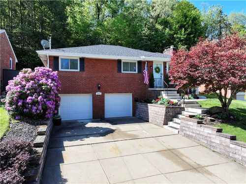 2516 Creekedge Dr, Pittsburgh, PA, 15235-4910 | Card Image