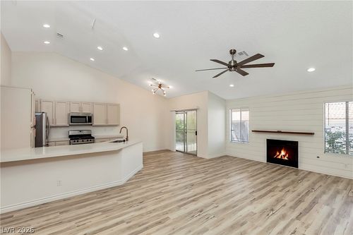 2738 Briarcliff Ave, Henderson, NV, 89074-1212 | Card Image