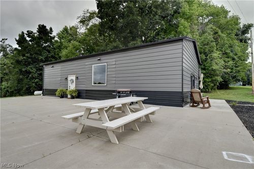 7290 Crane Rd Sw, Sherrodsville, OH, 44675-9597 | Card Image