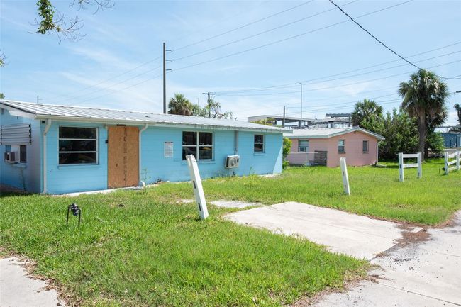 1999 Placida Rd, Home with 5 bedrooms, 3 bathrooms and null parking in Englewood FL | Image 6
