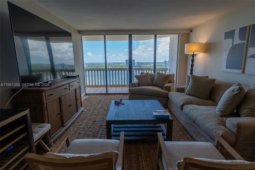 apt-2812-1000 W Island Blvd, Aventura, FL, 33160-5612 | Card Image