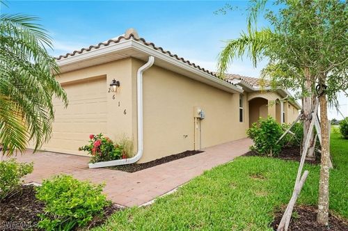 2616 Vine Ave, NAPLES, FL, 34120-5665 | Card Image