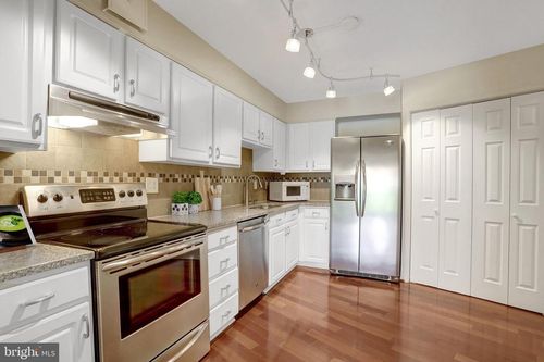732-1600 N Oak St, ARLINGTON, VA, 22209-2764 | Card Image