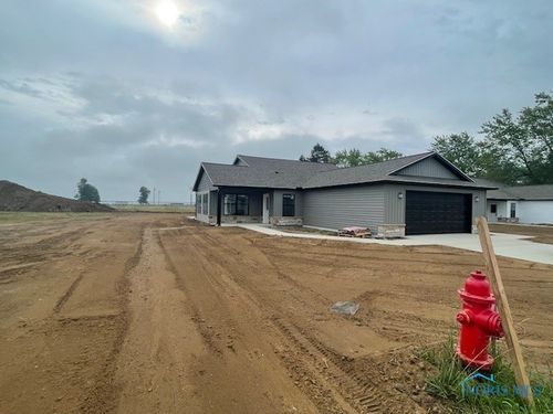 510 N Adrian St, Lyons, OH, 43533-9640 | Card Image
