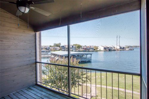 h-202 Lakeview Ter, Montgomery, TX, 77356 | Card Image