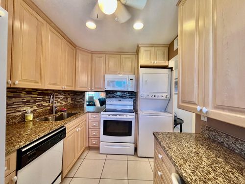301-4090 Tivoli Ct, Lake Worth, FL, 33467-4062 | Card Image