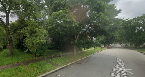 11221 S Edbrooke Avenue, Chicago, IL, 60628 | Card Image