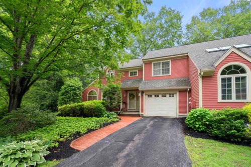 60 Peninsula Dr, Stratham, NH, 03885-2338 | Card Image