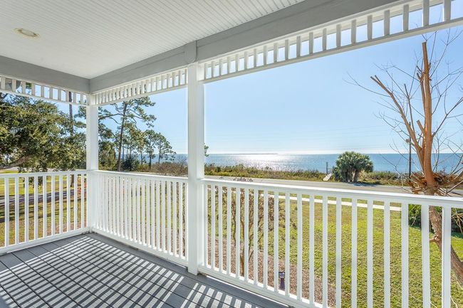 Exquisite Bay vies from upper deck. | Image 38