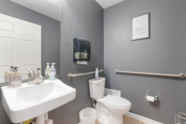 1309 Chestnut Ave, Home with 5 bedrooms, 4 bathrooms and 3 parking in Austin TX | Image 26