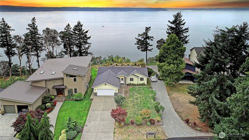 90 Edgewater Dr, Camano Island, WA, 98282-8574 | Card Image
