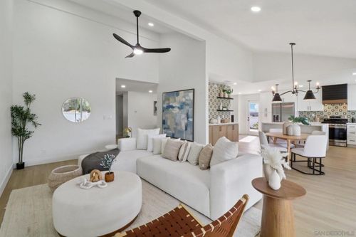 4667 La Canada Rd, Fallbrook, CA, 92028-8730 | Card Image