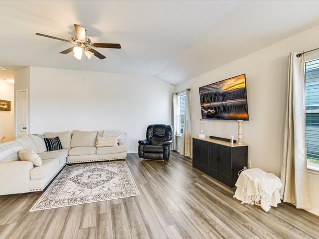 1640 Th Johnson, House other with 3 bedrooms, 2 bathrooms and 4 parking in Taylor TX | Image 5