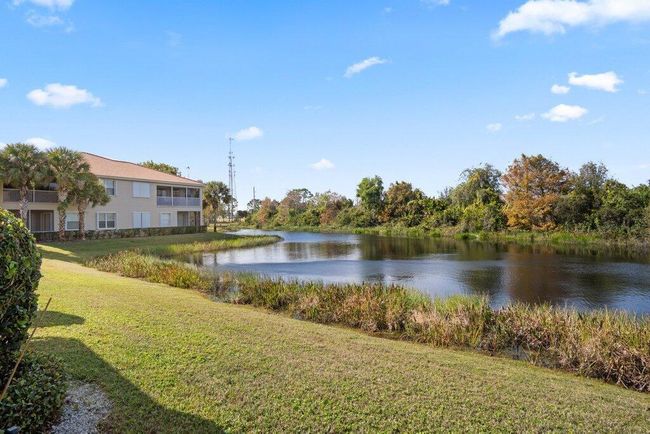 651 Sw Glen Crest Way, Condo with 3 bedrooms, 3 bathrooms and null parking in Stuart FL | Image 53