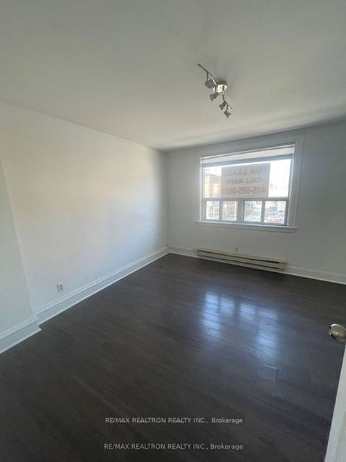 3331A Yonge St, Toronto, ON, M4N2L9 | Card Image