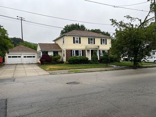 36 Duxbury St, Providence, RI, 02909-6002 | Card Image