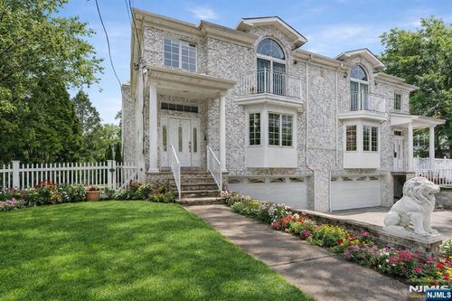 2 Maple Ave, Waldwick, NJ, 07463-1602 | Card Image