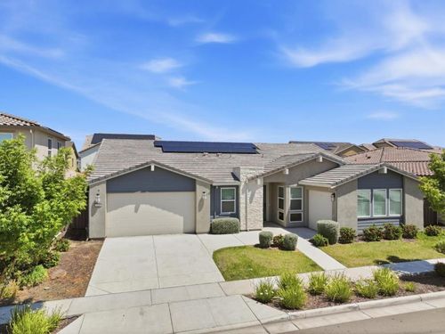 4616 Ian Ln, Tracy, CA, 95377-8836 | Card Image
