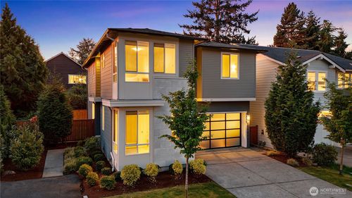 8215 Ne 126th Dr, Kirkland, WA, 98034-2582 | Card Image