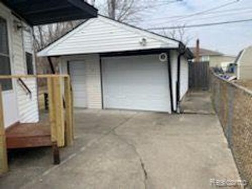 1020 Holbrook Ave, Waterford, MI, 48328-3720 | Card Image