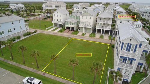 810 Ramsar Rd, Galveston, TX, 77550-3358 | Card Image