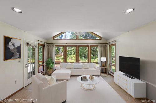 26311 W 14 Mile Rd, Franklin, MI, 48025-1763 | Card Image