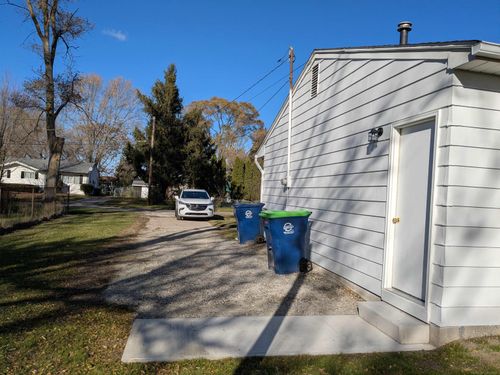 5050 Carnegie St, Saginaw, MI, 48601-6807 | Card Image