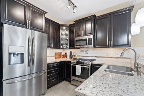 504-32445 Simon Ave, Abbotsford, BC, V2T0G7 | Card Image
