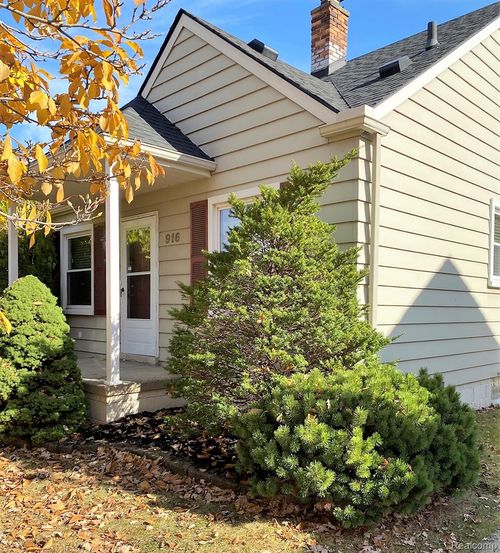 916 N Kenwood Ave, Royal Oak, MI, 48067-2175 | Card Image