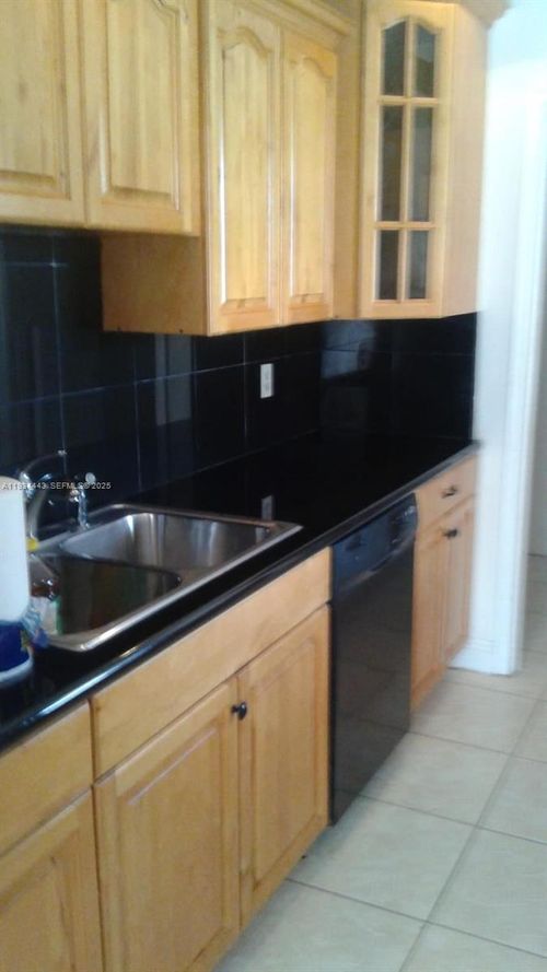 25-728 Sw 73rd Ave, North Lauderdale, FL, 33068-2327 | Card Image