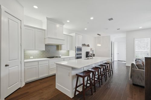 8740 Ice House Dr, North Richland Hills, TX, 76180-5451 | Card Image