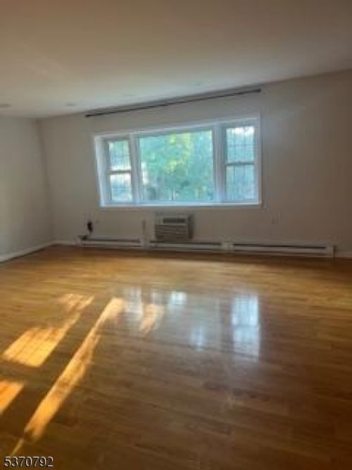 60b-206 Main St, Millburn, NJ, 07041-1158 | Card Image