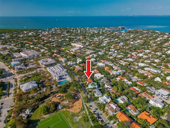 B - 464 Fernwood Rd, Townhouse with 3 bedrooms, 3 bathrooms and null parking in Key Biscayne FL | Image 45