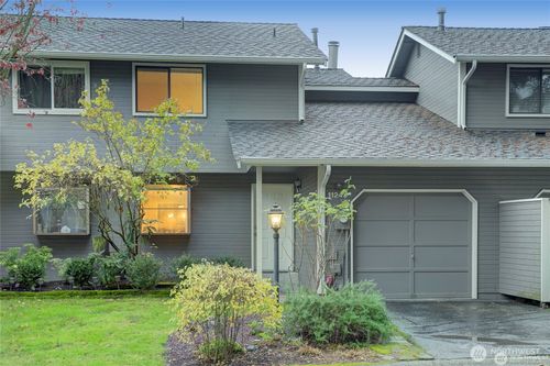 11243 Ne 131st Ln, Kirkland, WA, 98034-6337 | Card Image