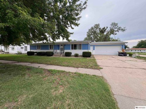 740 6th Ave, Fairmont, NE, 68354-8605 | Card Image