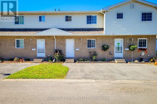 36-8136 Coventry Rd, Niagara Falls, ON, L2H2X6 | Card Image