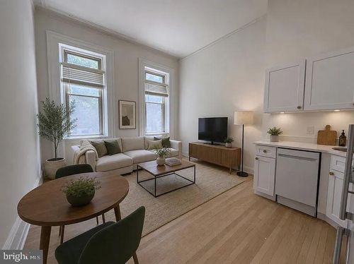 1f-2039 Green St, PHILADELPHIA, PA, 19130-3269 | Card Image