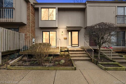 1432 Oakbrook E, Rochester Hills, MI, 48307-1126 | Card Image