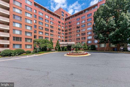 811-1121 Arlington Blvd, ARLINGTON, VA, 22209-3228 | Card Image