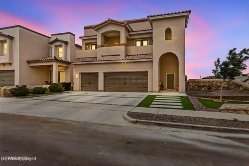 672 La Entrada Cir, Sunland Park, NM, 88063-9632 | Card Image