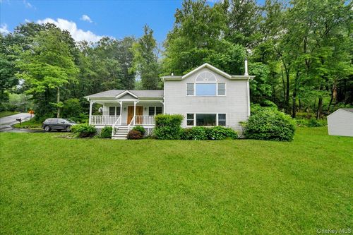 41 Miller Hill Rd, East Fishkill, NY, 12533-6824 | Card Image
