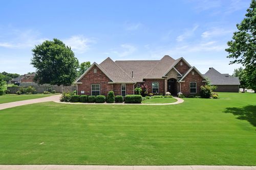 325 Whitcliff Dr, Cave Springs, AR, 72718-8431 | Card Image