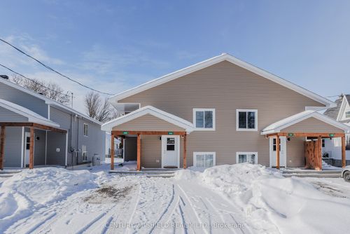 28 George Street, North Stormont, ON, K0C1K0 | Card Image