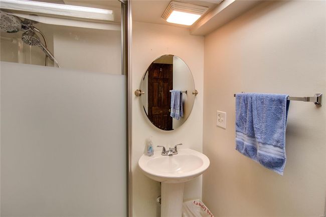 8556 Kee Mac Ln, House other with 2 bedrooms, 2 bathrooms and 3 parking in Alton IL | Image 43