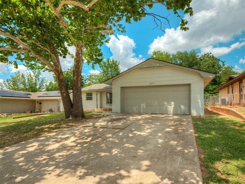3517 Frostwood Ter, Del City, OK, 73115-1807 | Card Image