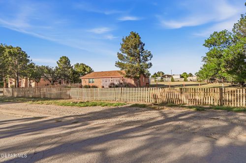 12243 Heritage Way, Clint, TX, 79836-6602 | Card Image