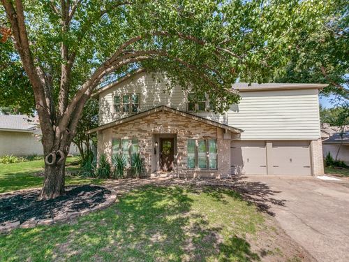 12235 Treeview Ln, Farmers Branch, TX, 75234-7809 | Card Image