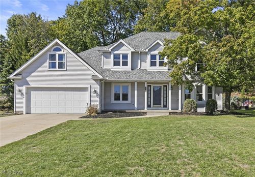 490 Vandalia Dr, Tallmadge, OH, 44278-2670 | Card Image