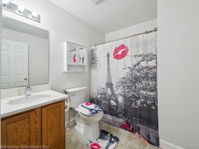 26-1156-Faulkner-Troy-MI-48083-WindowStill-18.jpg | Image 23